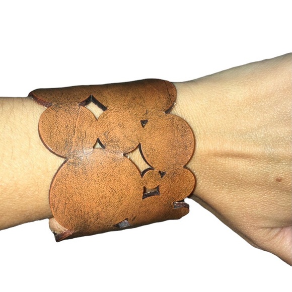 Jewelry - Leather cuff